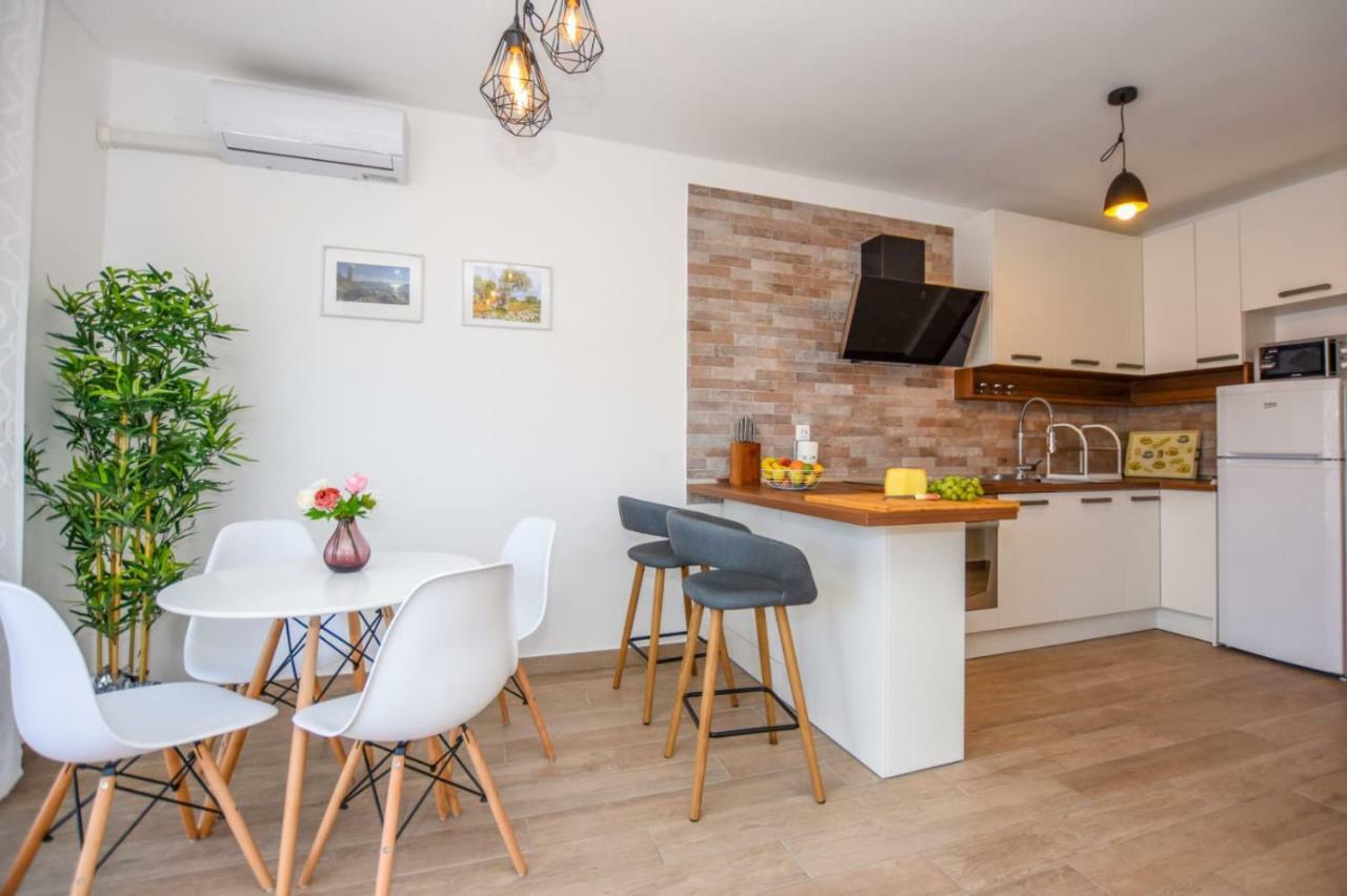 Apartments Milena 8 Мандре Екстер'єр фото