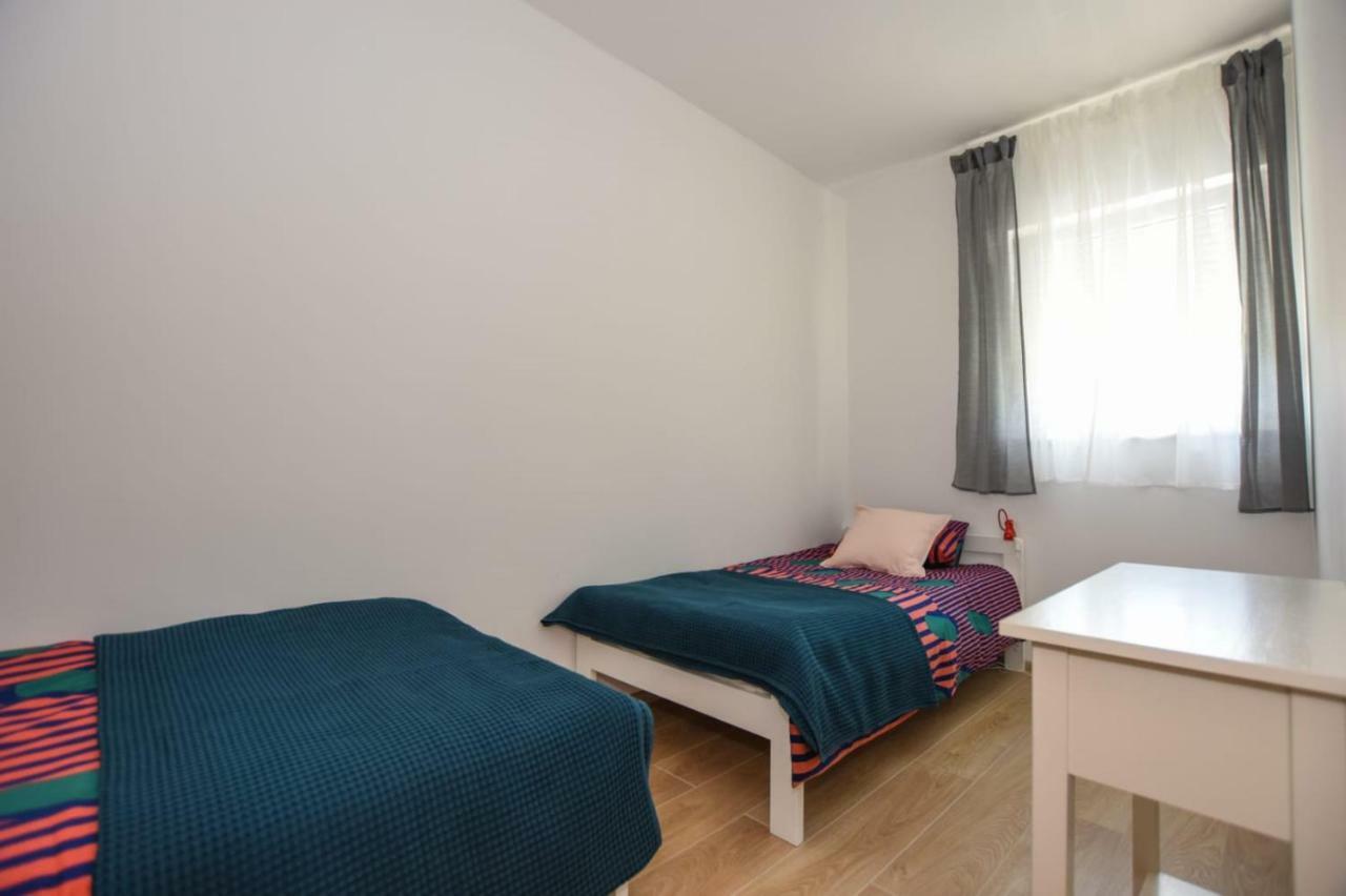 Apartments Milena 8 Мандре Екстер'єр фото
